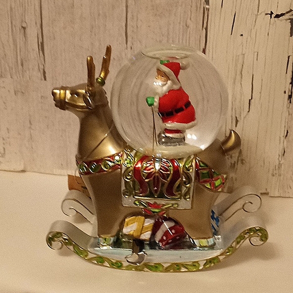 Christmas Decor - Picture 3 of 4